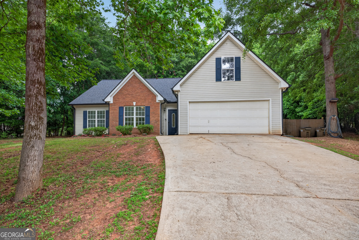 152 Albert LN