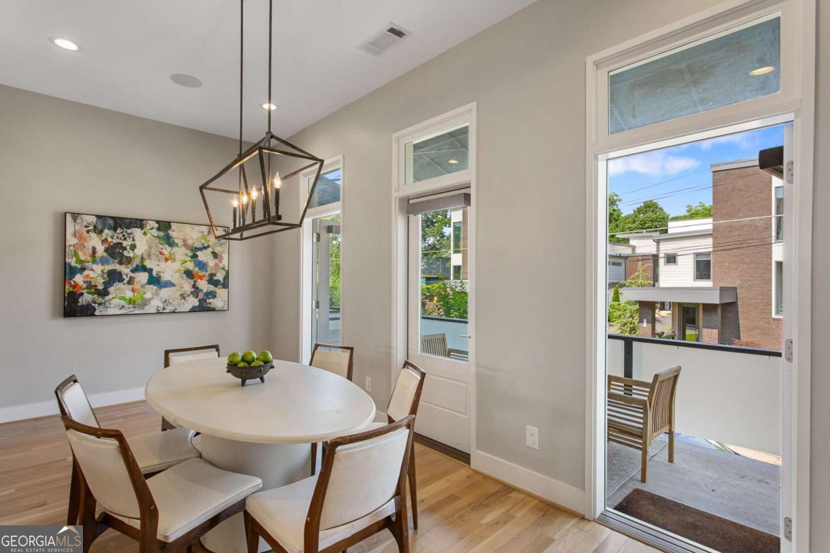 Atlanta, Georgia 30316, United States, 4 Bedrooms Bedrooms, ,3 BathroomsBathrooms,Residential,Active,144455