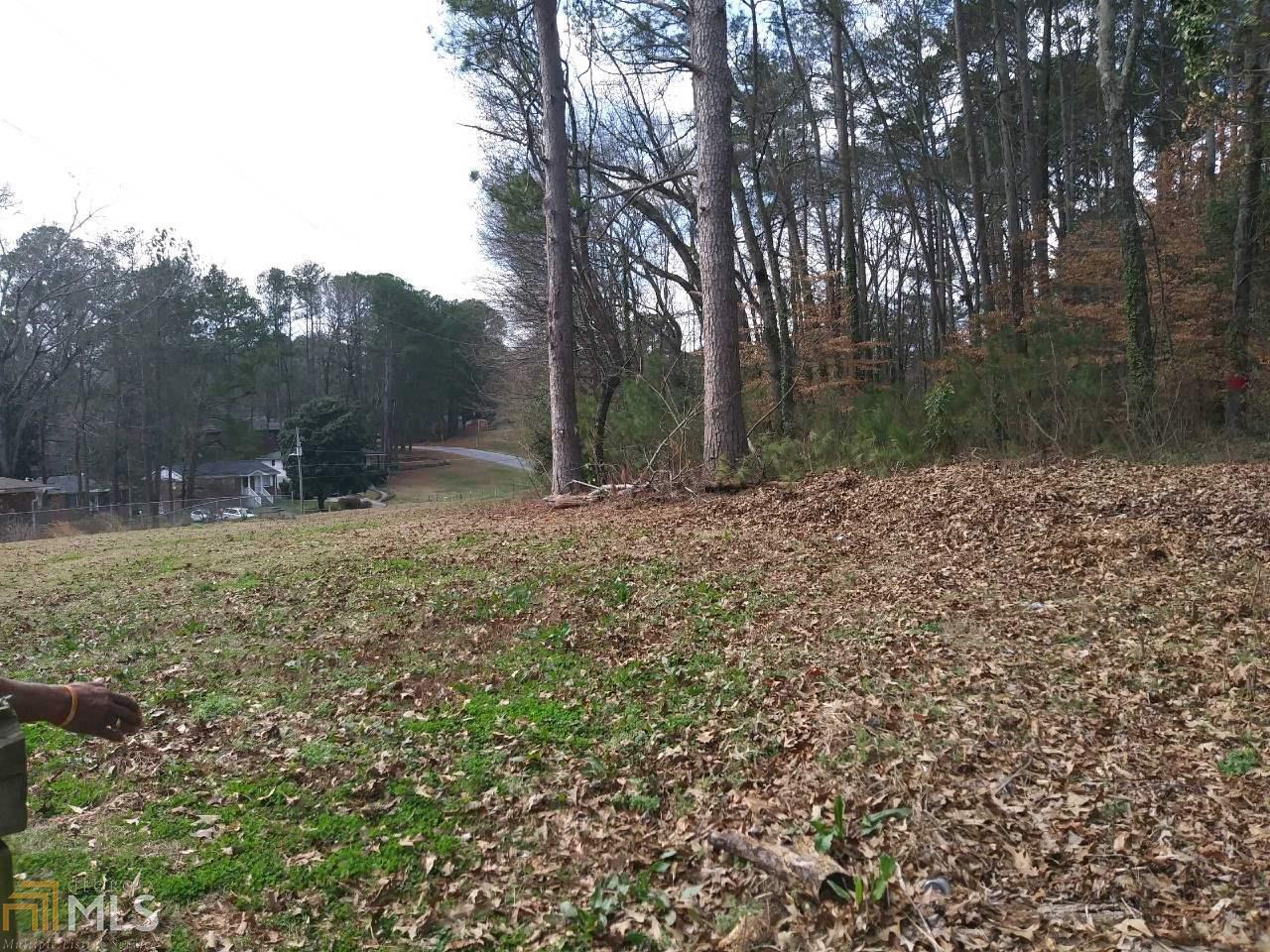 5 acres! What an opportunity for you to bring your development ideas to reality! And, provide opportunities an enhancements for community. Property right off North Avenue. Accessible to all major interstates, minutes away from Mercedes Benz Stadium and all surrounding facilities in that area. Some community planning and designs have been completed;
