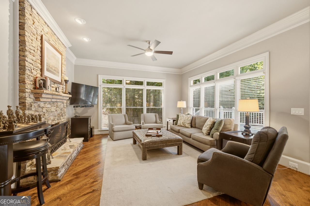 348 Aviemore LN