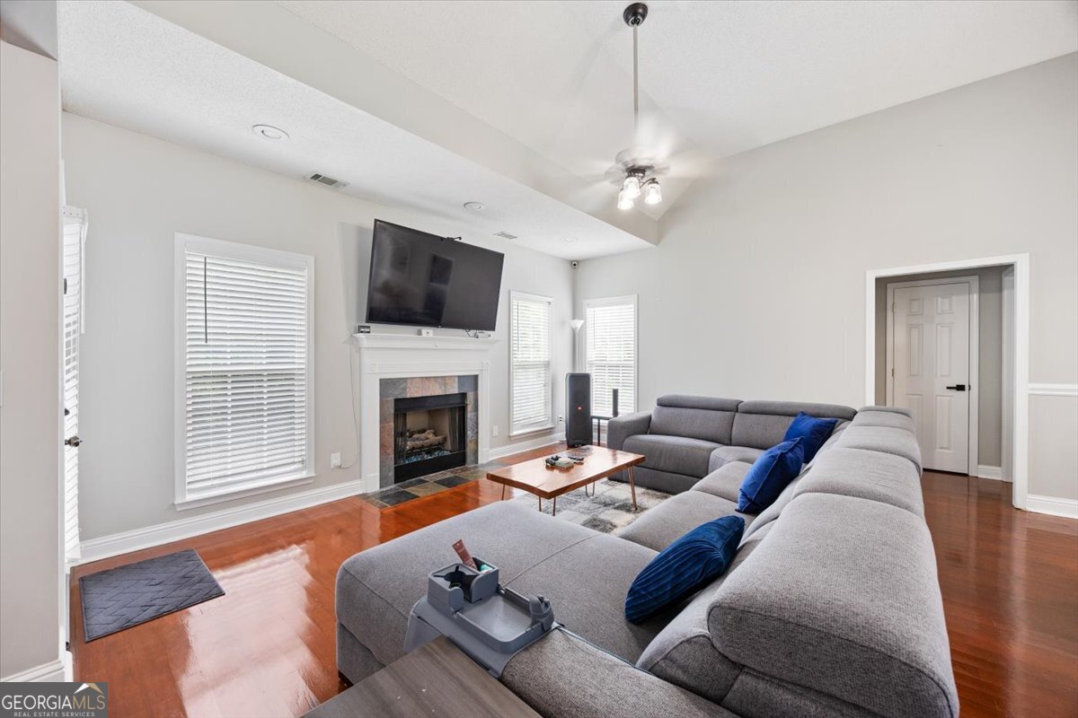 129 Sugarloaf CIR