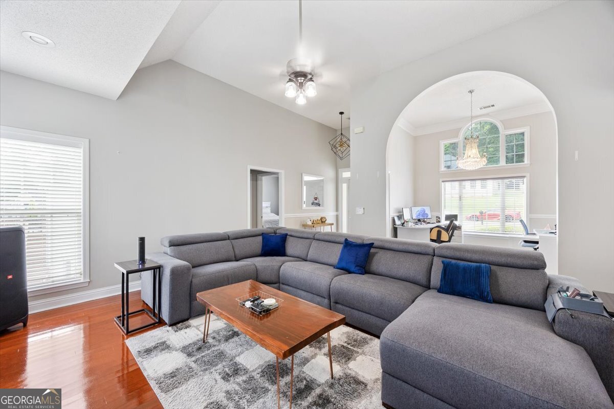 129 Sugarloaf CIR