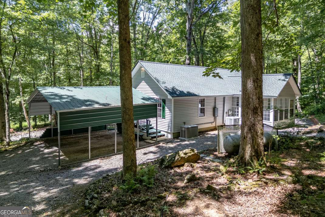 2874 Hickory Cove LN