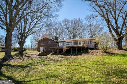 A home in Dawsonville