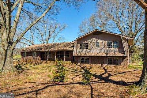 A home in Dawsonville