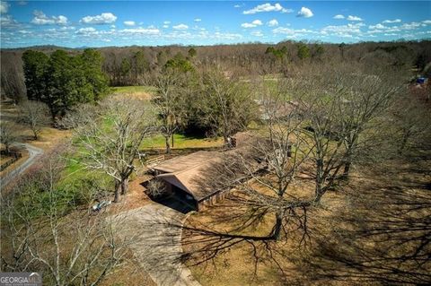 A home in Dawsonville