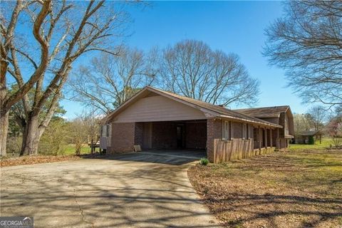 A home in Dawsonville