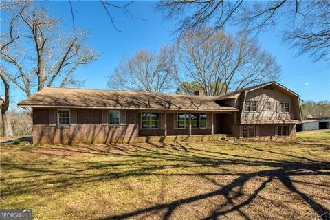 A home in Dawsonville