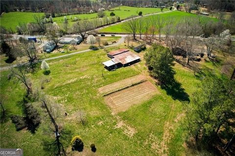 A home in Dawsonville