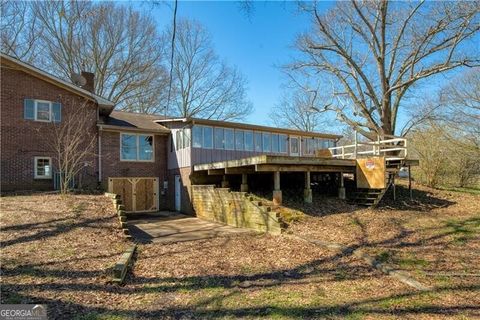 A home in Dawsonville