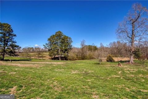 A home in Dawsonville