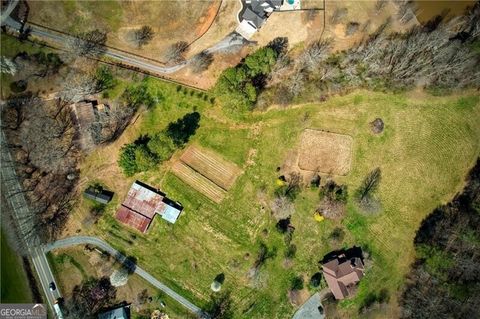 A home in Dawsonville