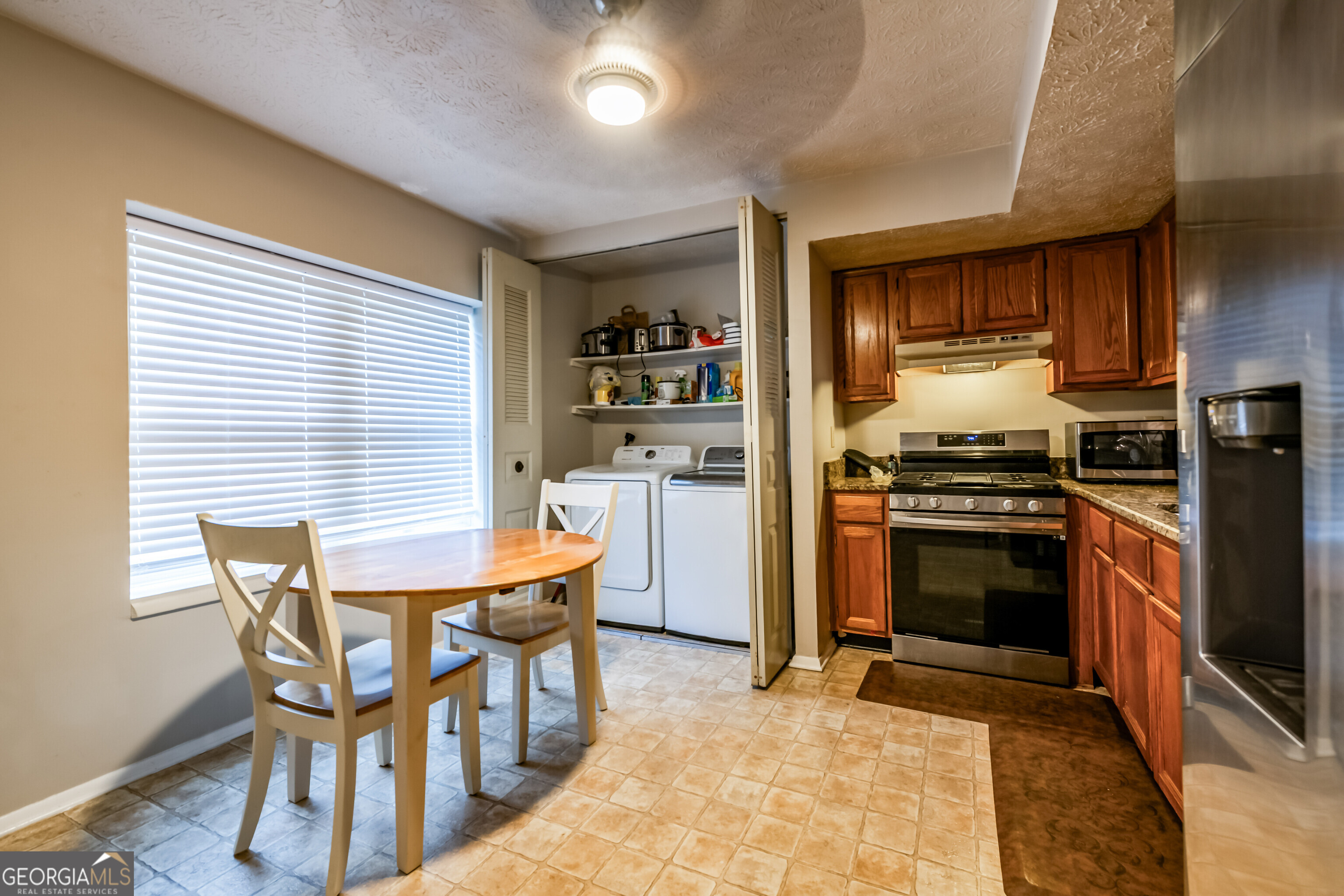1406 Springleaf CIR SE
