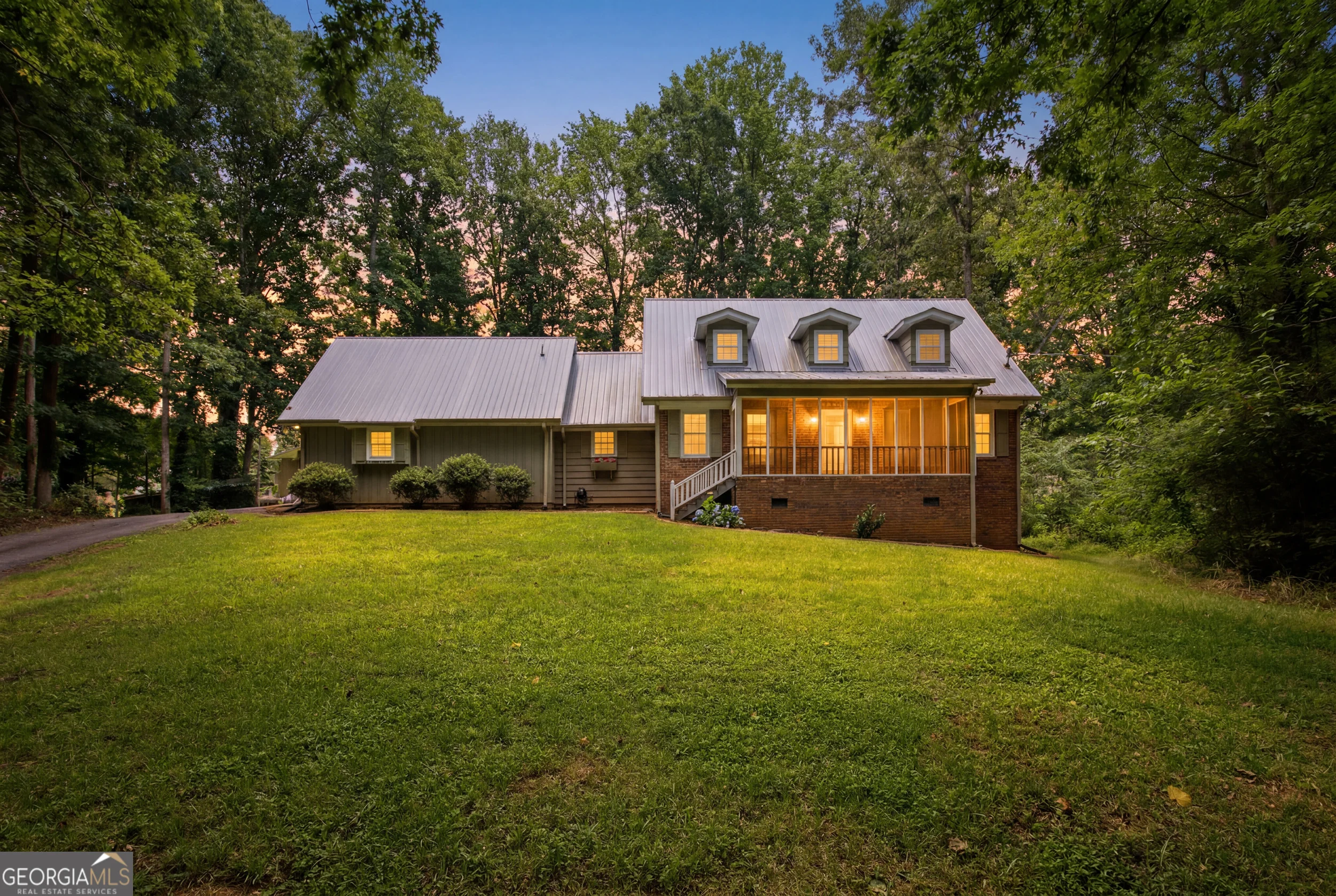 147 Ridgeway Circle