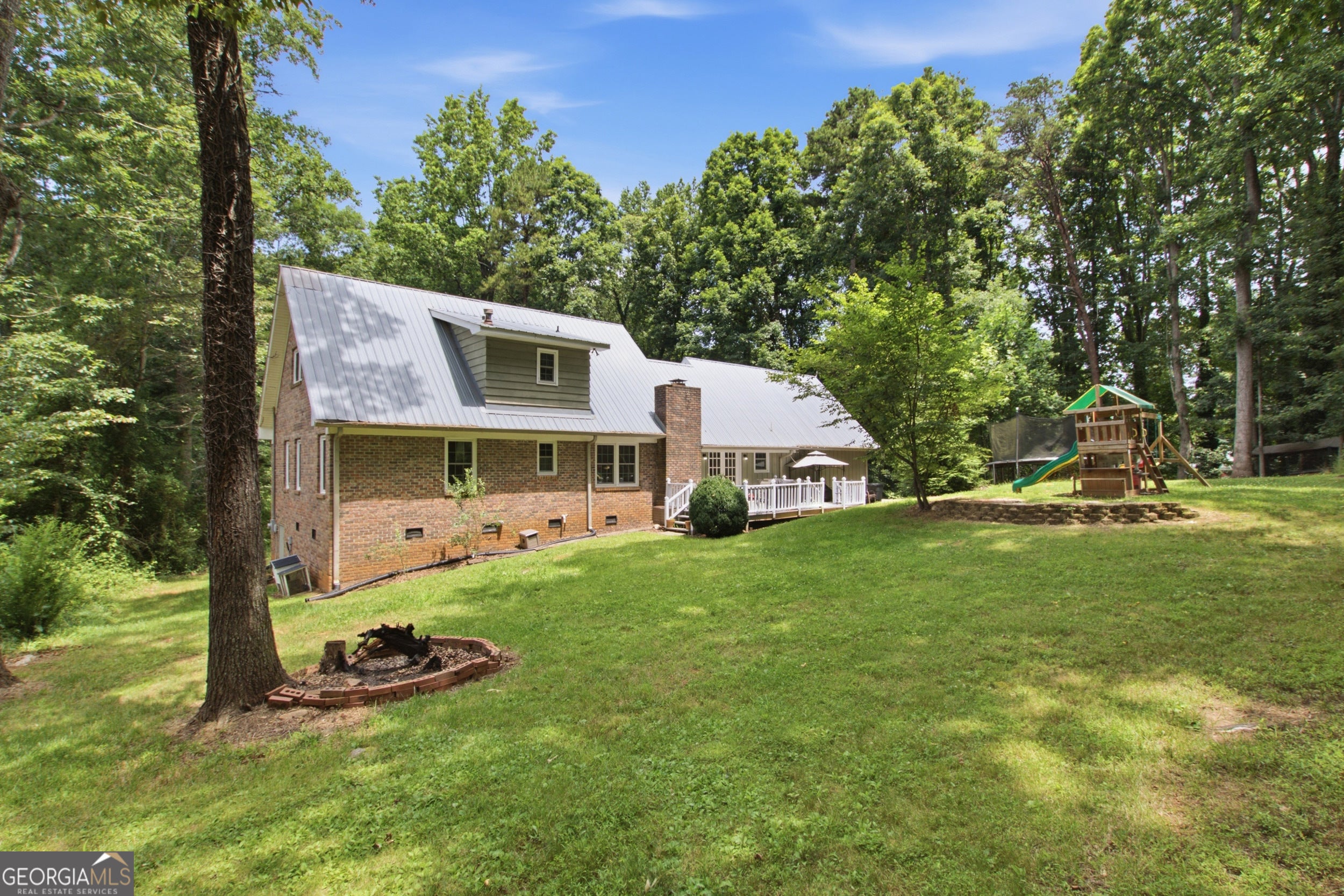 147 Ridgeway CIR