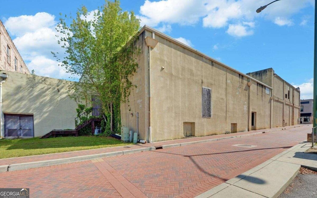 111 N Sage ST