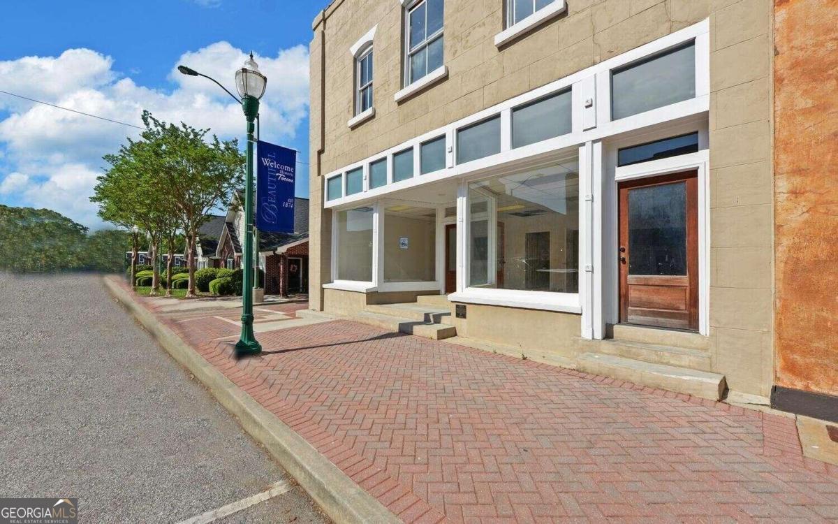 111 N Sage ST