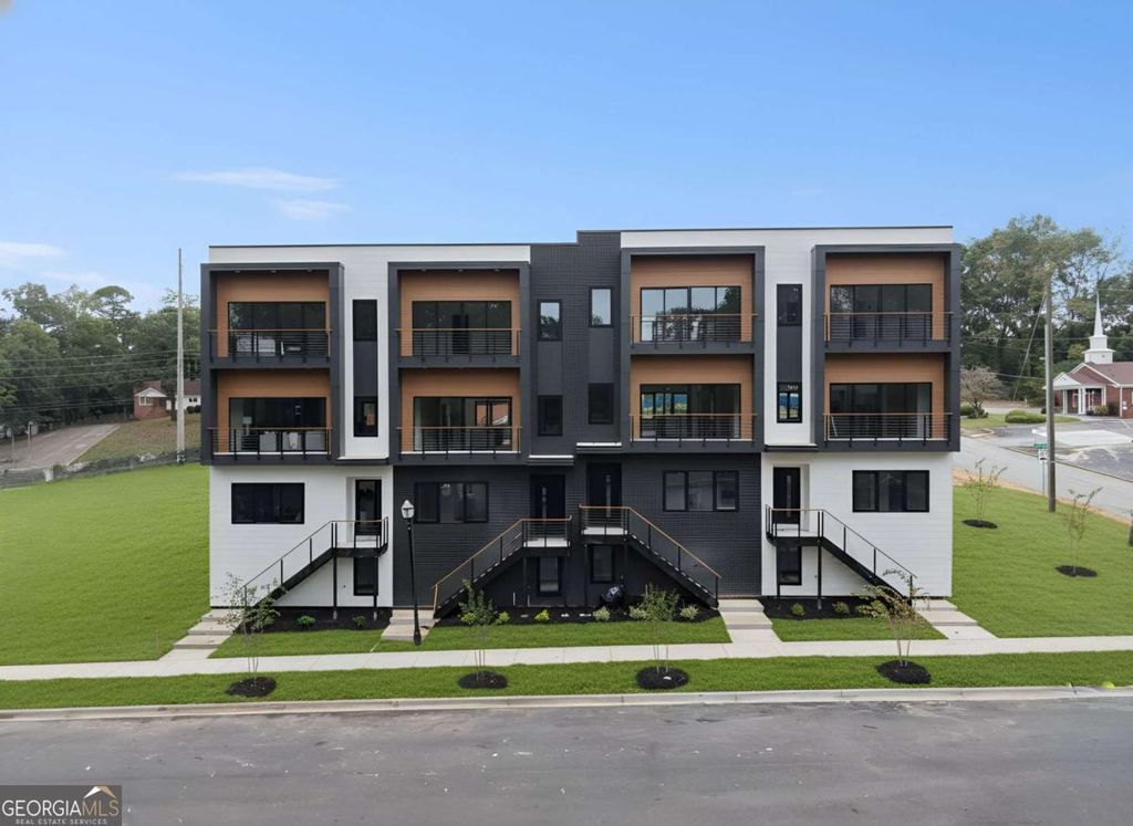 Photo of 2697 Grand Isles Way, Decatur, GA 30032 (MLS # 10664291)