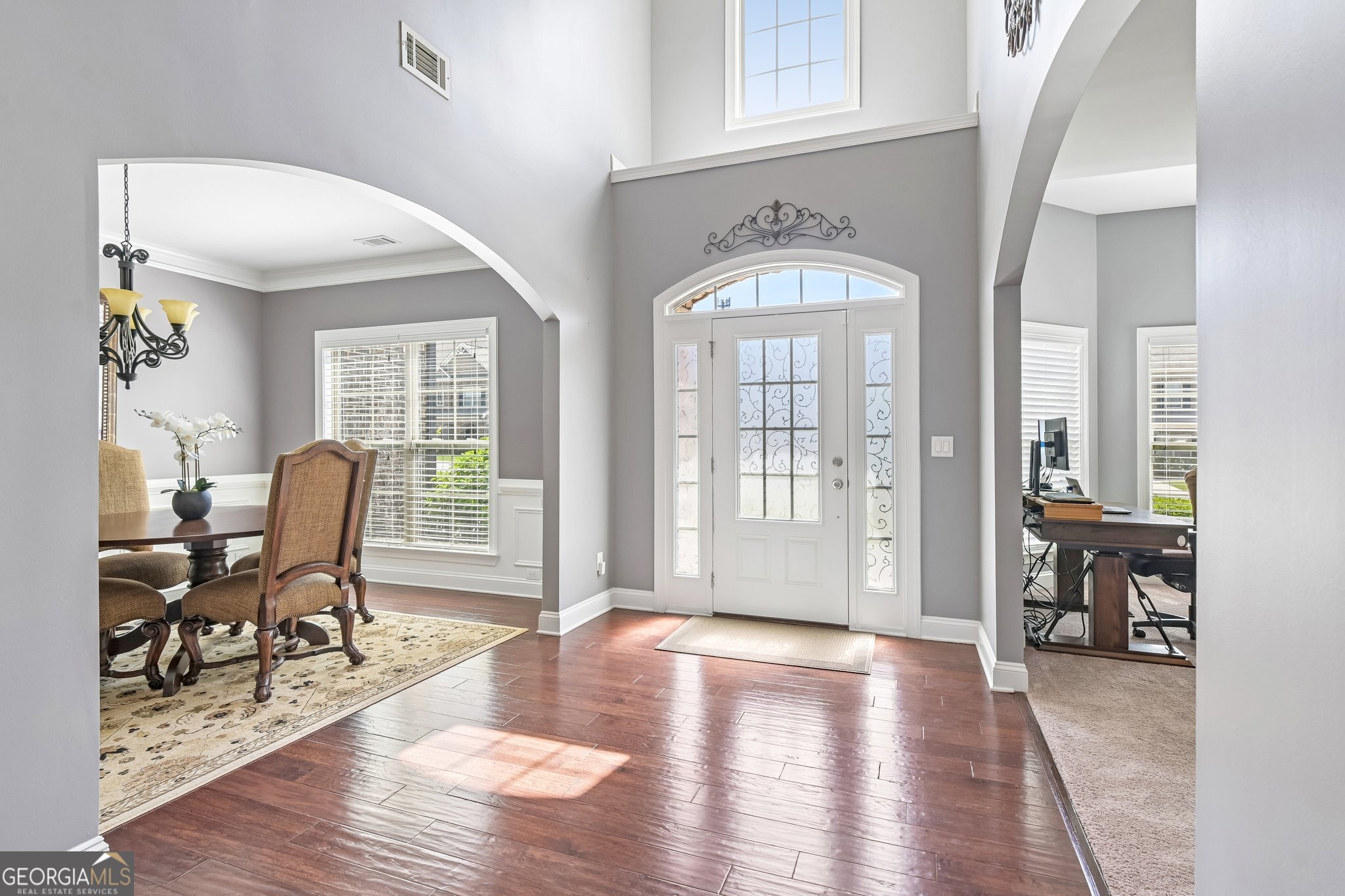 611 La Perla DR