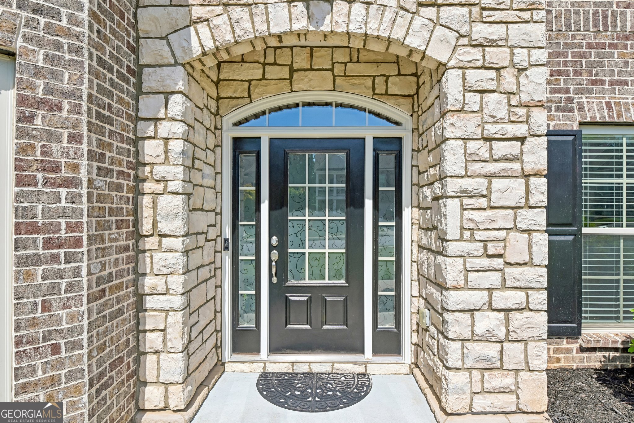 611 La Perla DR