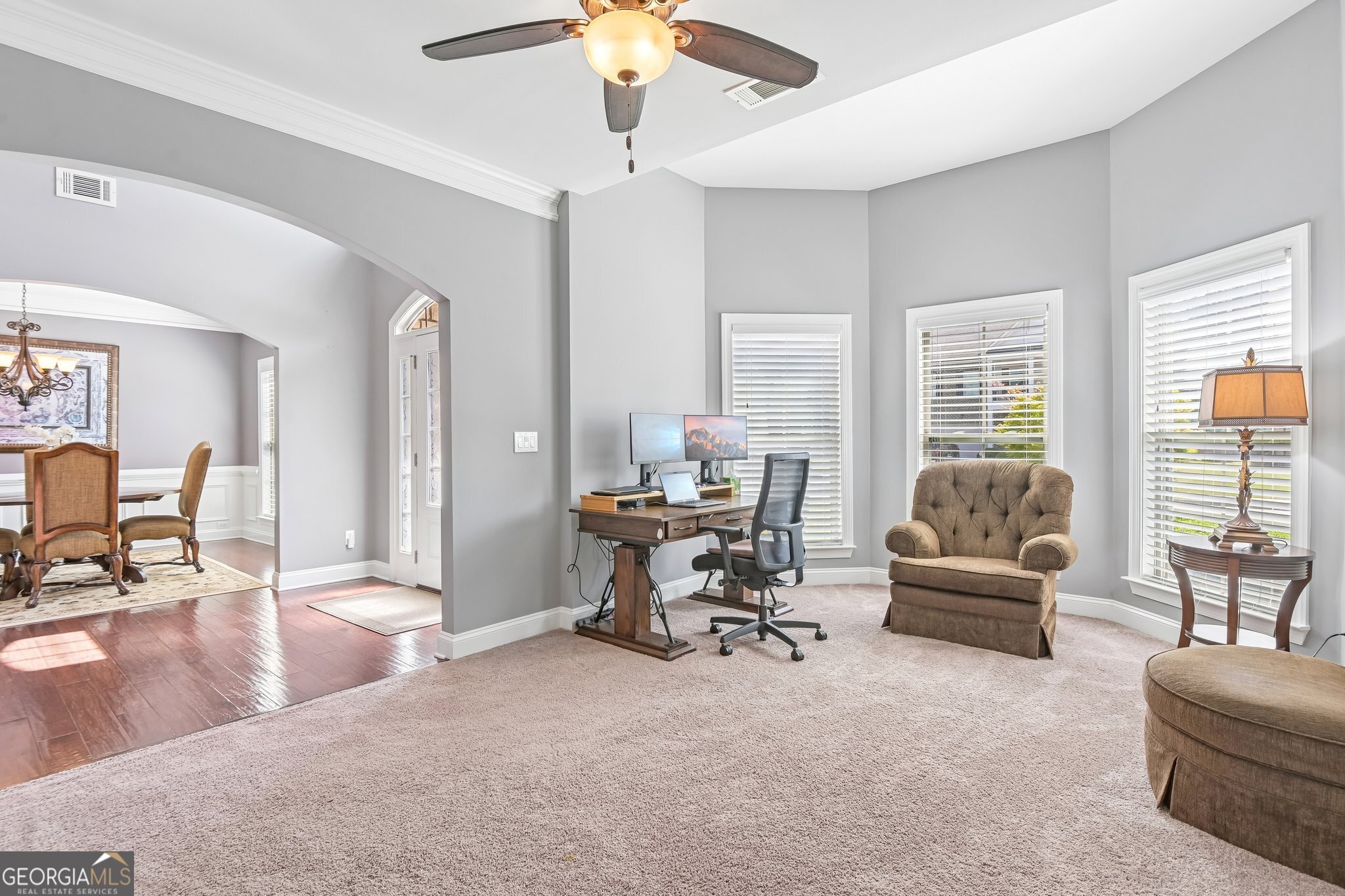 611 La Perla DR