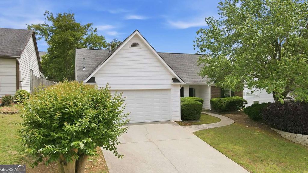 Photo of 3335 Ennfield Lane, Duluth, GA 30096 (MLS # 10761211)