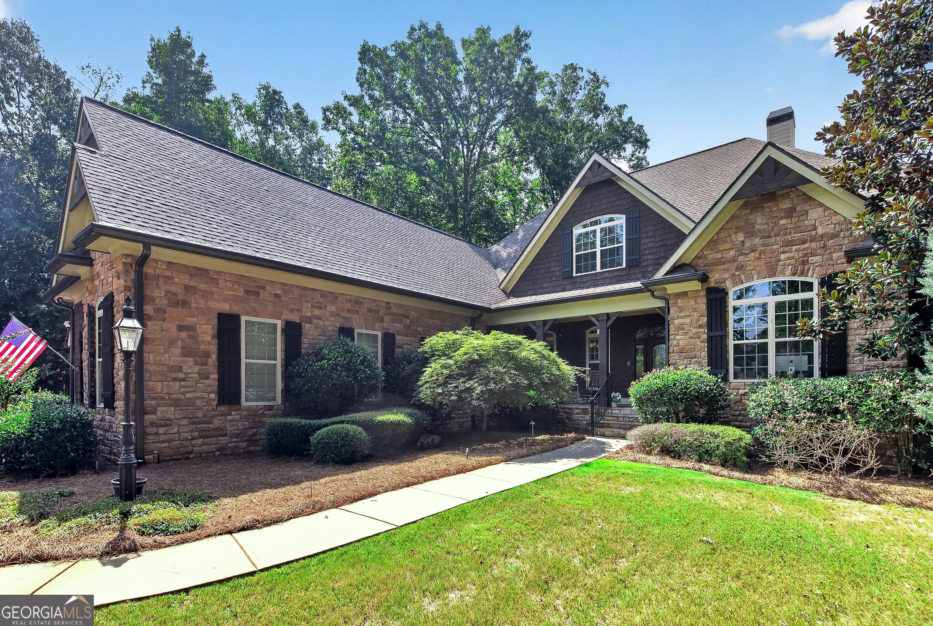 18 Willow PL