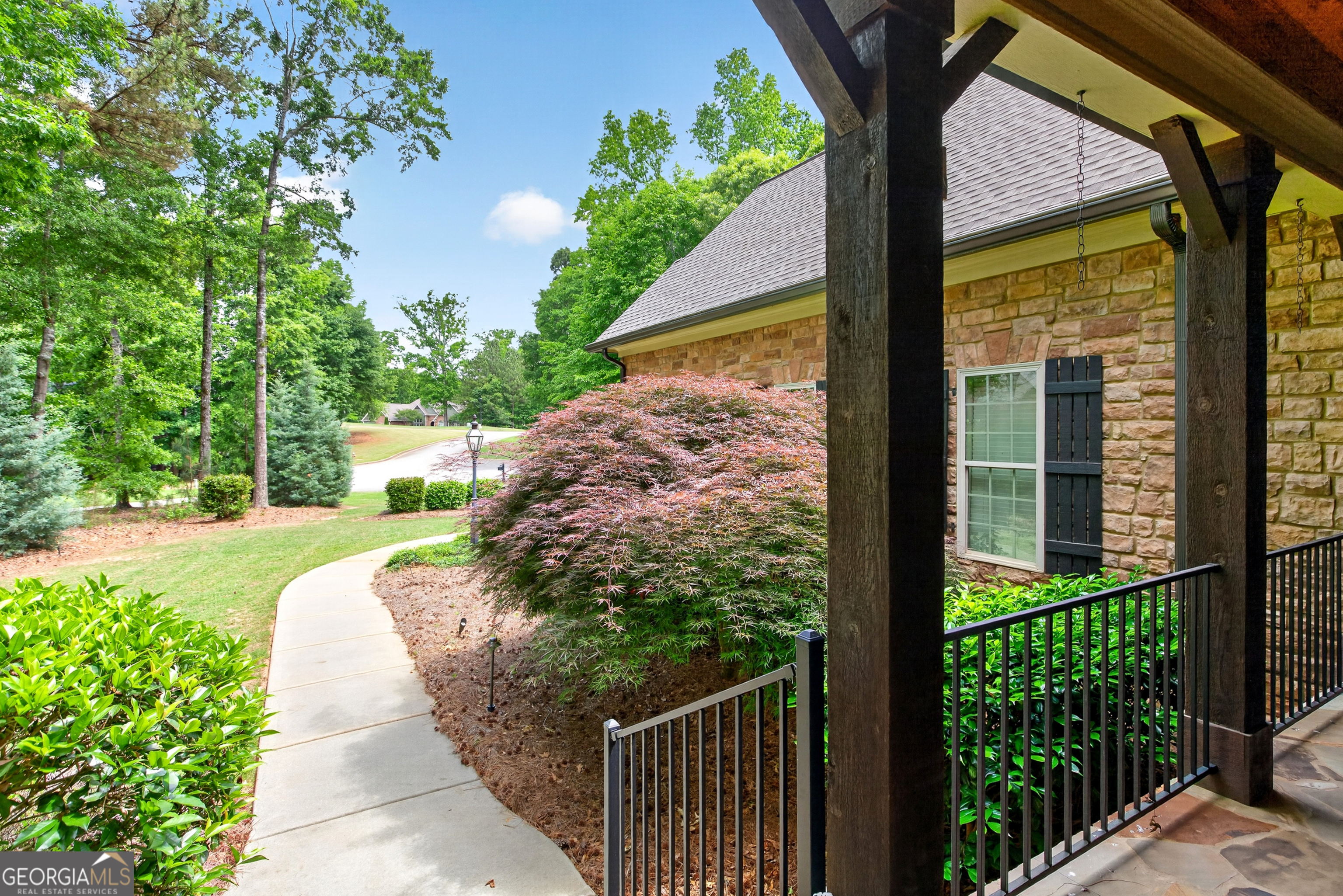 18 Willow PL