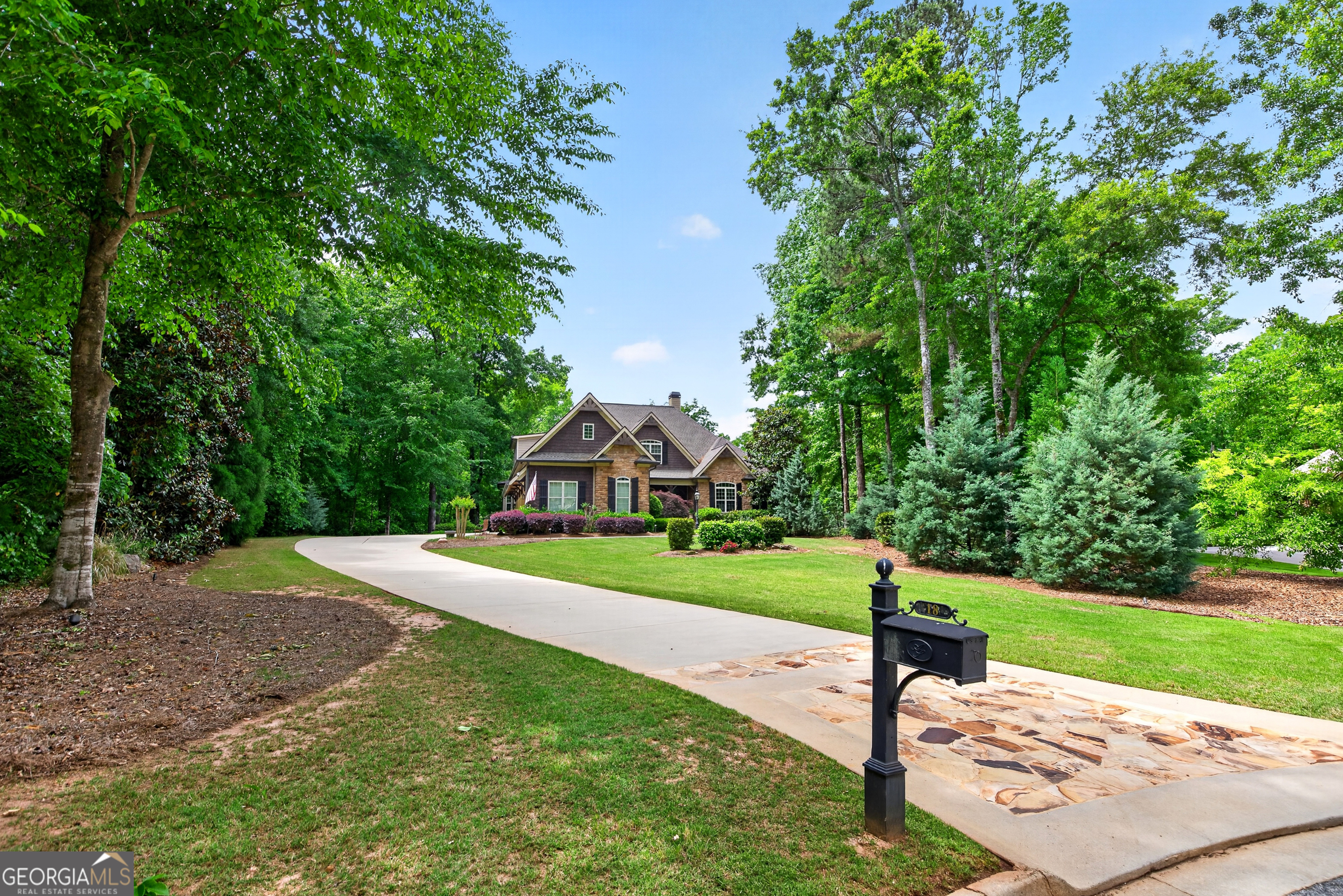 18 Willow PL