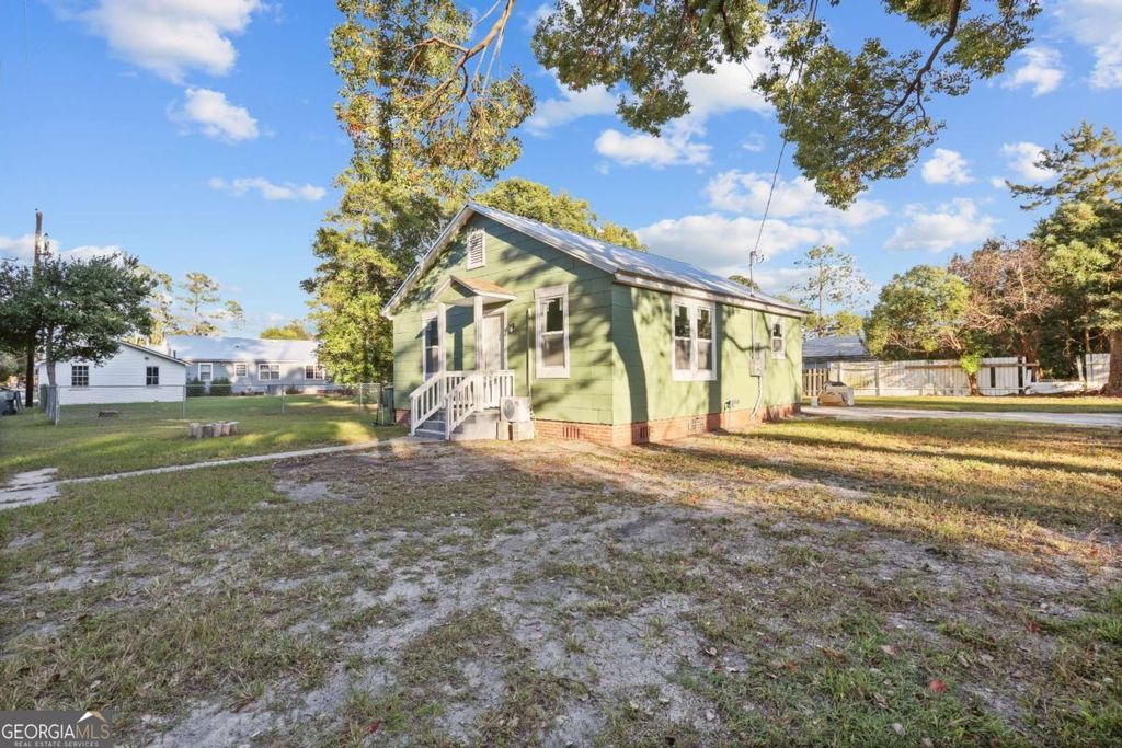 Photo of 241 S Elm Lane, Jesup, GA 31546 (MLS # 10631284)