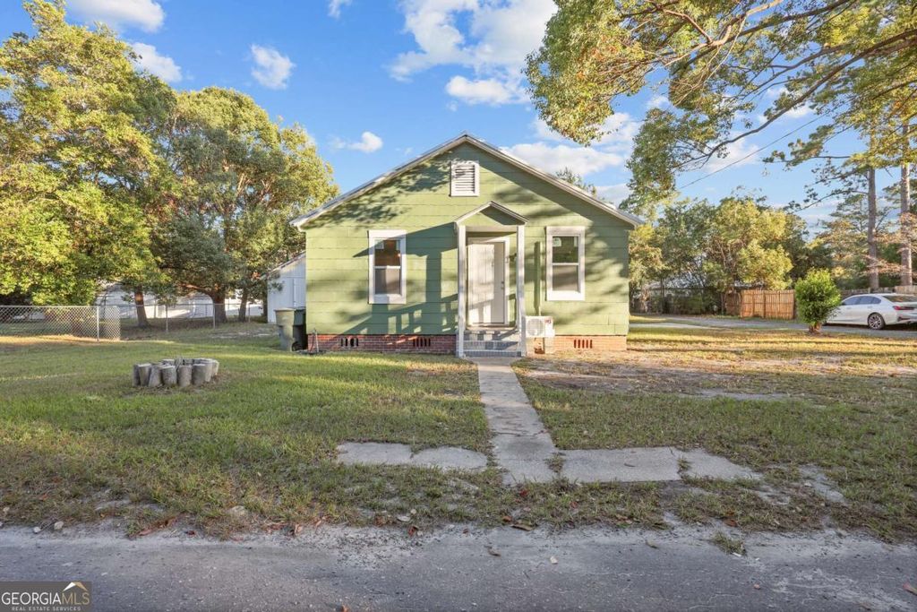 Photo of 241 S Elm Lane, Jesup, GA 31546 (MLS # 10631284)