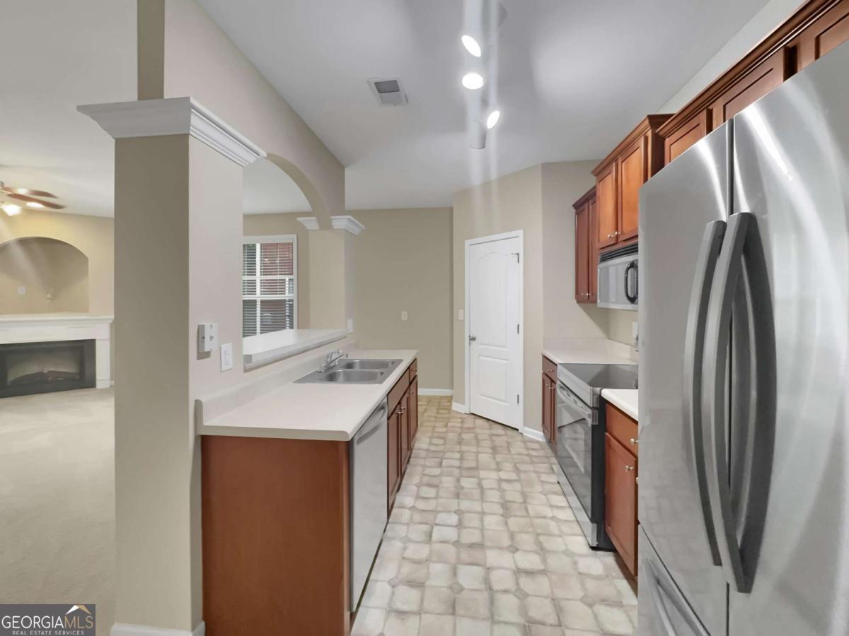 569 Woodland Park TER