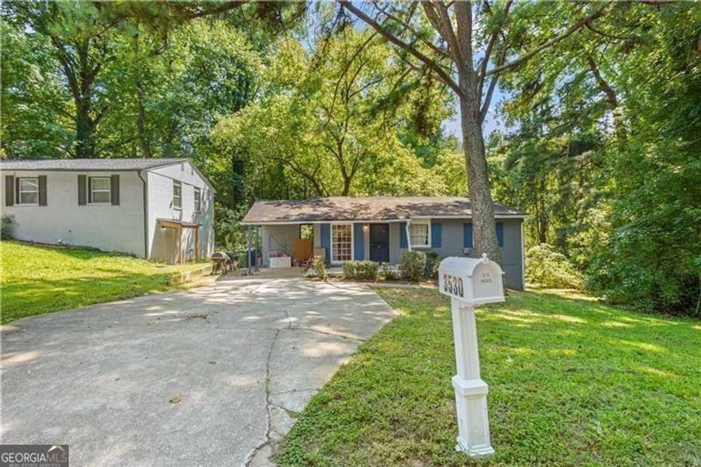 Photo of 3530 Fairlane Drive NW, Atlanta, GA 30331 (MLS # 10734326)