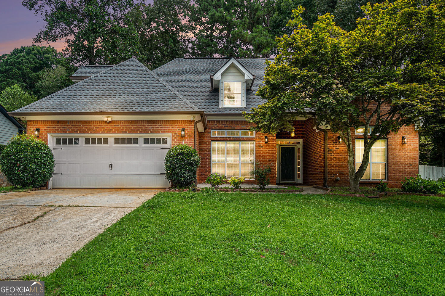 This beautiful home offers the perfect blend of comfort, space, and style. Located in a quiet cul-de-sac, it features a spacious owner's suite conveniently located on the main floor, ideal for ease and privacy. Step inside to soaring high ceilings and abundant natural light that fills the open living spaces, creating a warm and inviting atmosphere throughout. The layout flows seamlessly, making it perfect for both relaxing at home and entertaining guests. Enjoy the outdoors with a large, private backyard-perfect for gatherings, gardening, or simply unwinding in your own peaceful retreat. And when you're ready for more recreation, take advantage of the neighborhood pool, just a short walk away. Don't miss this rare opportunity to own a well-appointed home in a serene and friendly neighborhood. P.s New roof (2-3 years old) and newly renovated kitchen!