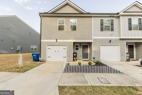 A home in South Fulton