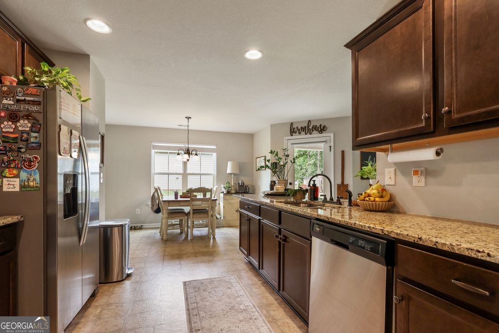 Photo of 263 Stanebrook Ct, Jackson, GA 30233 (MLS # 10763094)