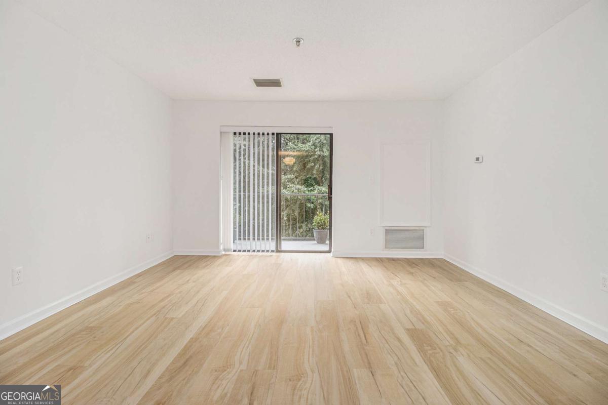 300 Johnson Ferry RD NE A203