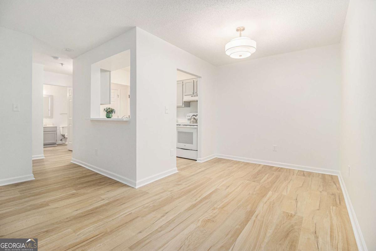 300 Johnson Ferry RD NE A203