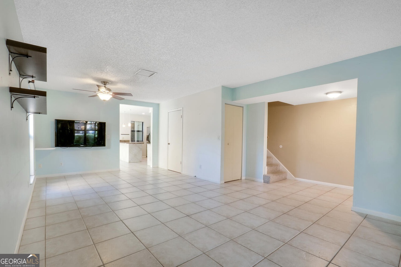 SANDTREE - Residential