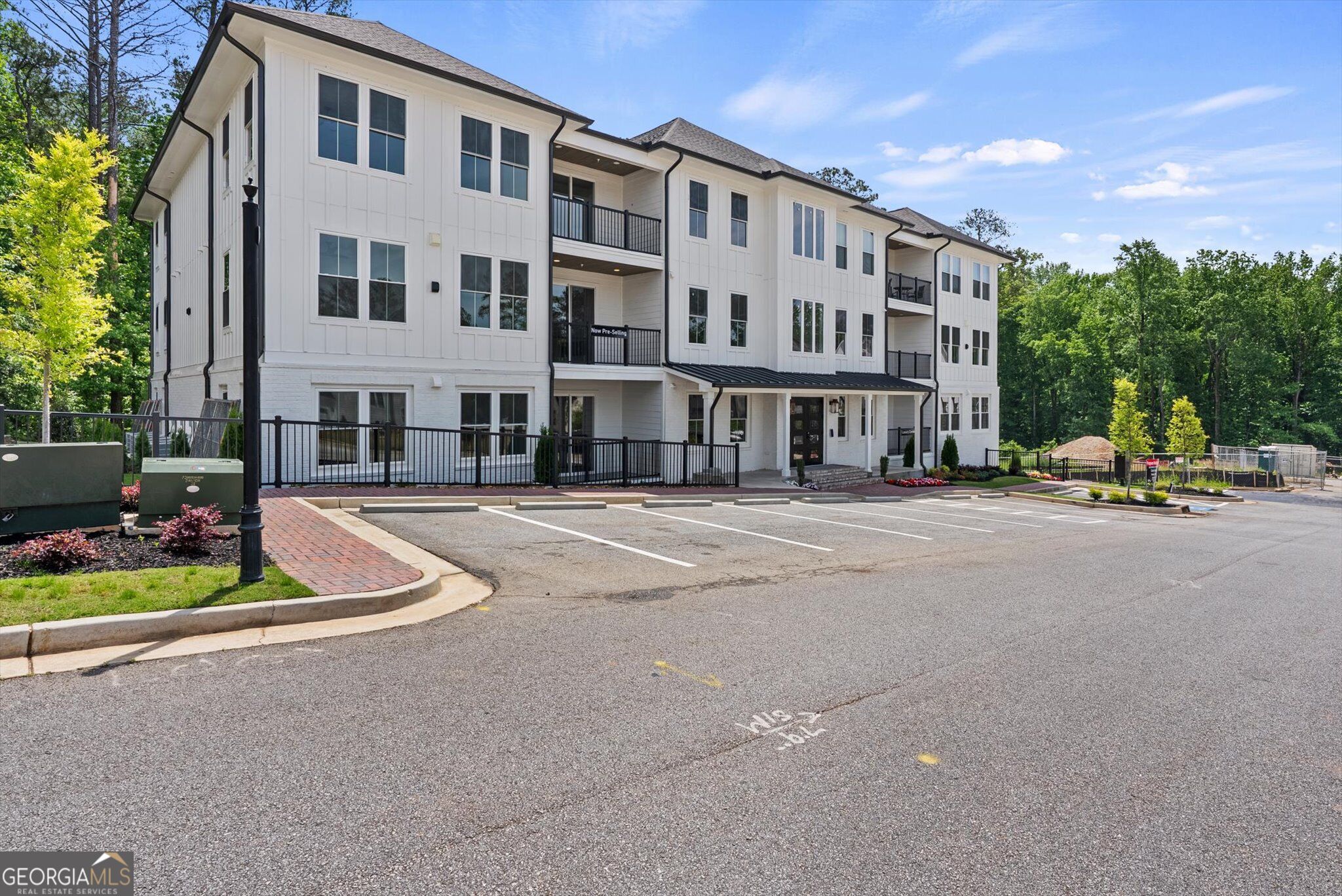 1050 Blair LN 101