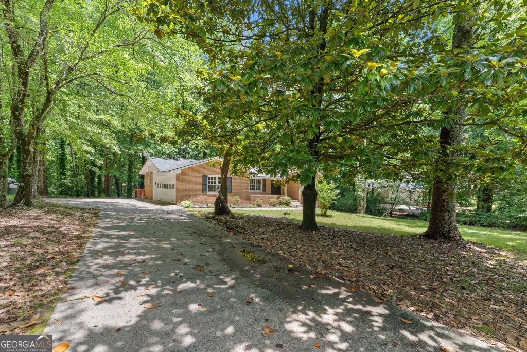 Photo of 20 Pine Lake Drive, Cumming, GA 30040 (MLS # 10790306)