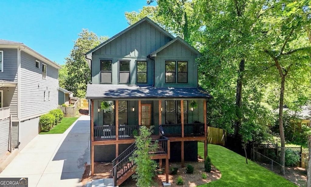 Photo of 17 Lakeview Drive NE, Atlanta, GA 30317 (MLS # 10767260)