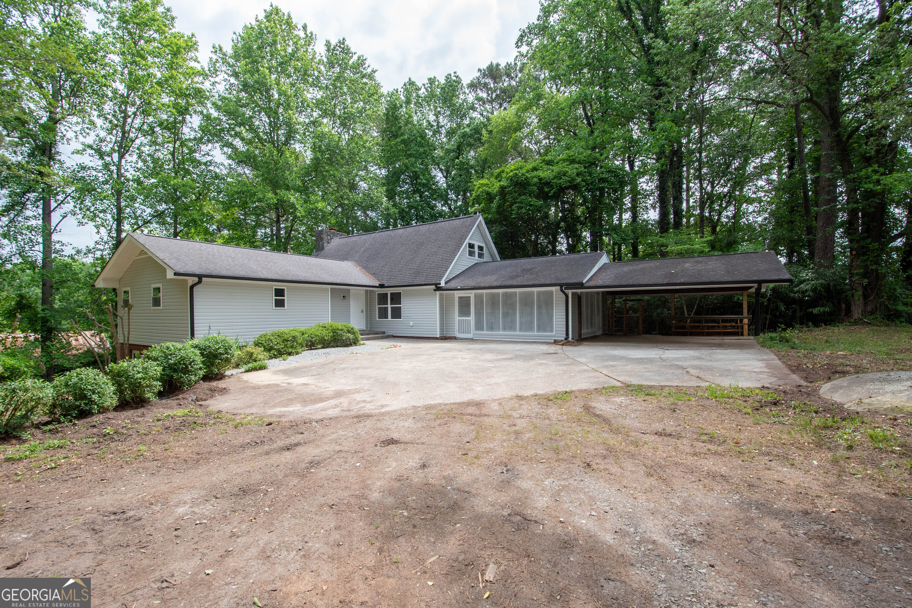 370 McDonough RD