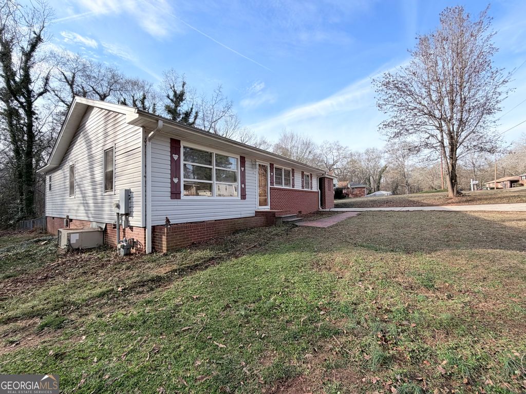 Photo of 102 Cunningham Drive, Hartwell, GA 30643 (MLS # 10678445)