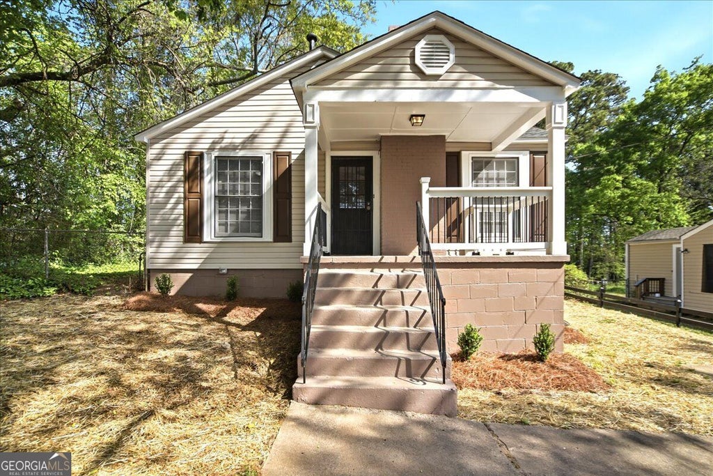 Photo of 751 Skyview Drive NE, Marietta, GA 30060 (MLS # 10851219)