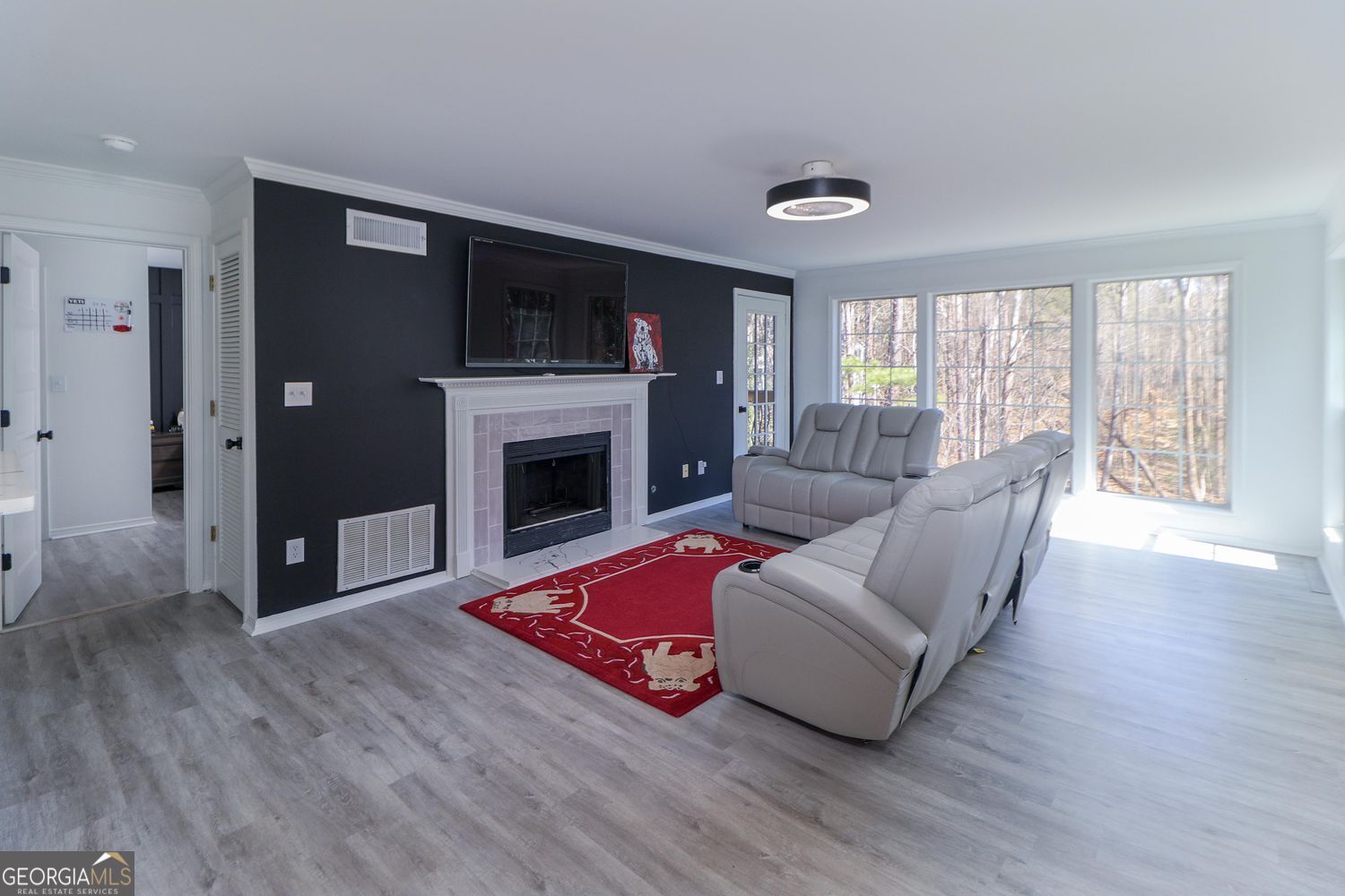 709 Berkeley Woods DR