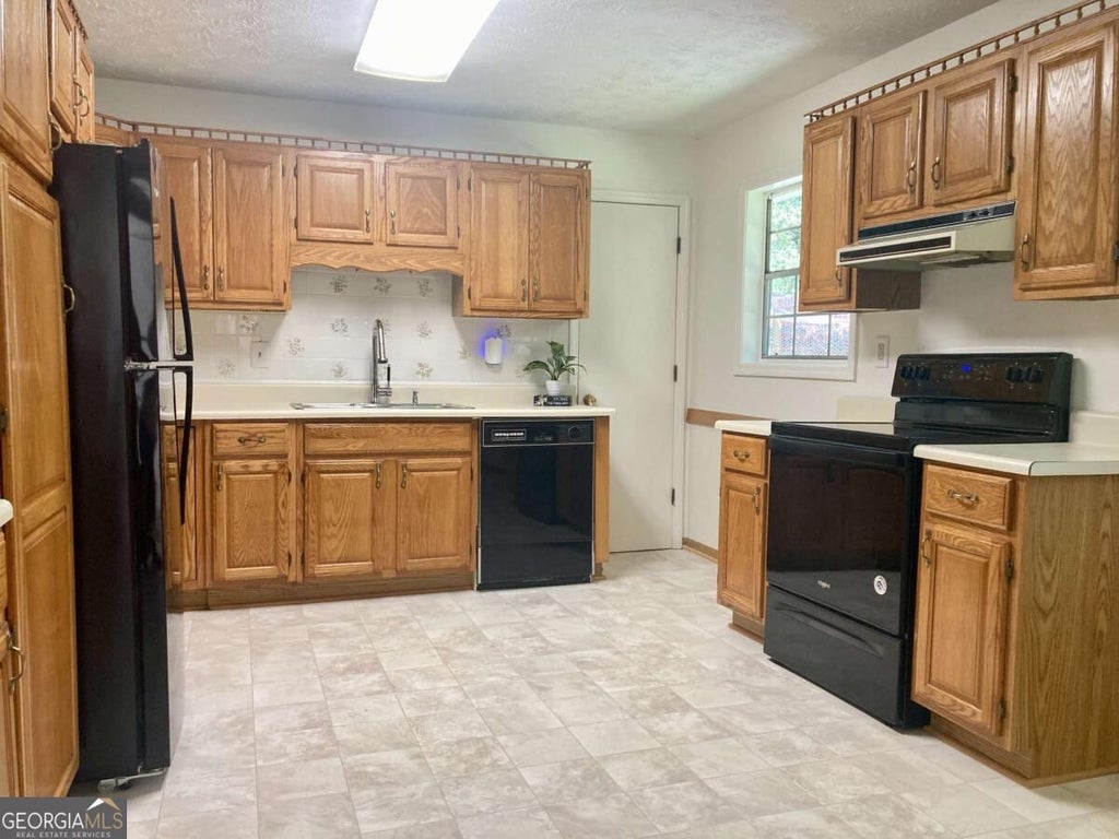 Photo of 50 Foxboro Court, Powder Springs, GA 30127 (MLS # 10853936)
