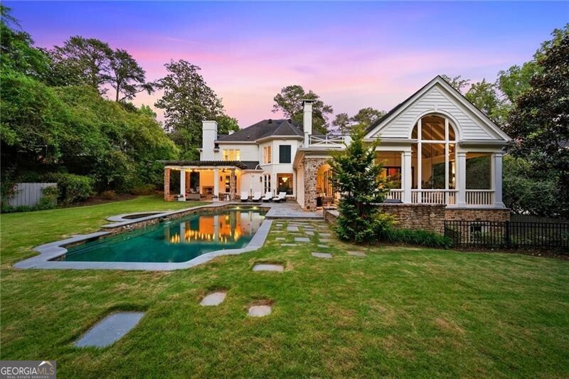 2820 Normandy DR NW
