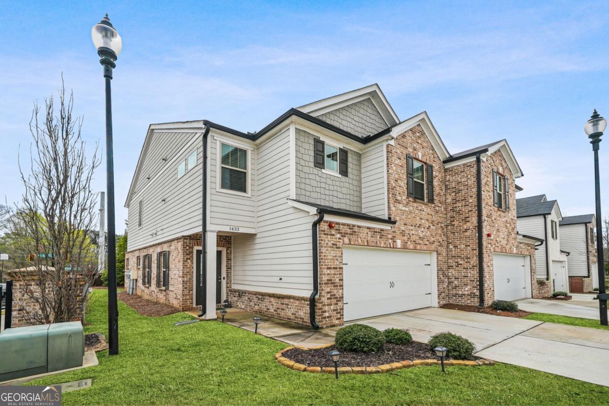 1433 Flathead River LN