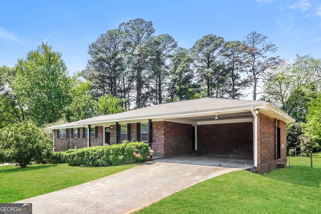 Photo of 3324 Cheoah Drive, Douglasville, GA 30135 (MLS # 10737013)